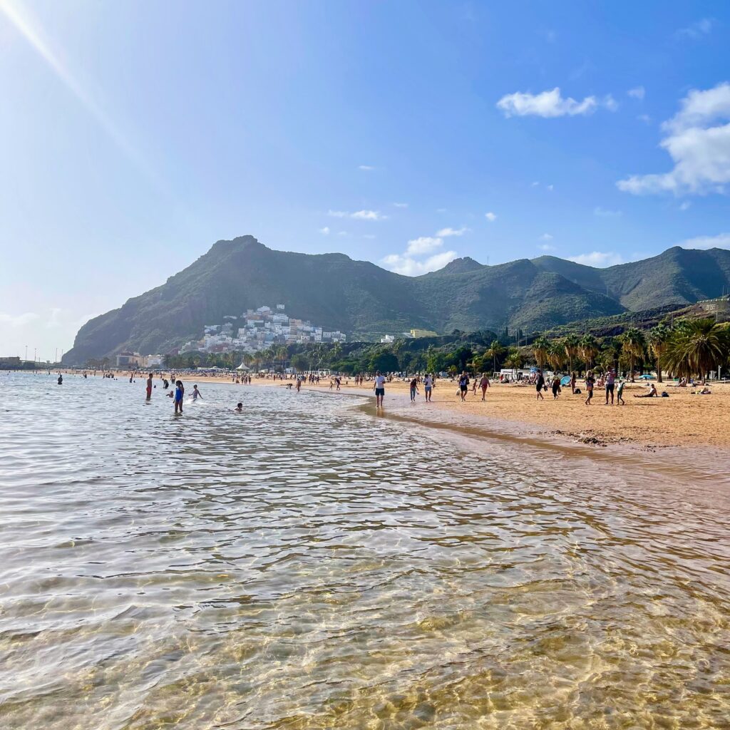 Thinking of Christmas in Tenerife? Expect soft sun, terrace lunches, and calm, adults-only boutique stays. Our guide covers when to go, where to stay, and how to book without overpaying.